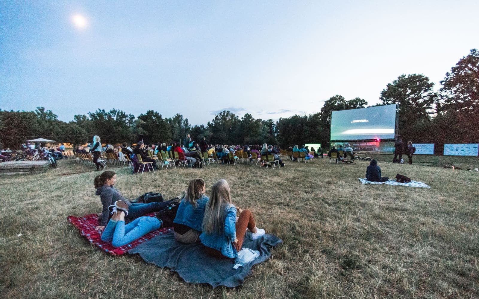 Il cinema all’aperto sul prato